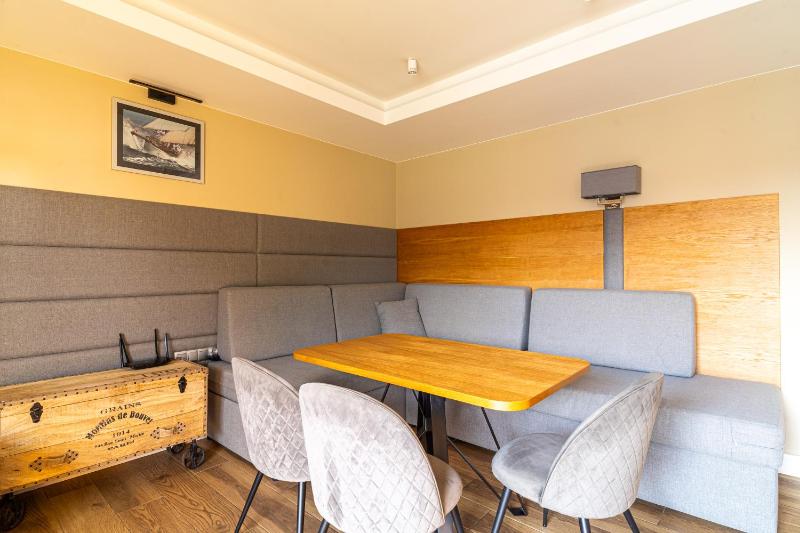 Meridian Luxury Apartments by Grand Apartments - image 2
