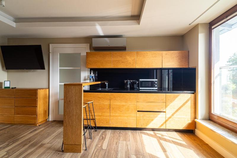 Meridian Luxury Apartments by Grand Apartments - image 14