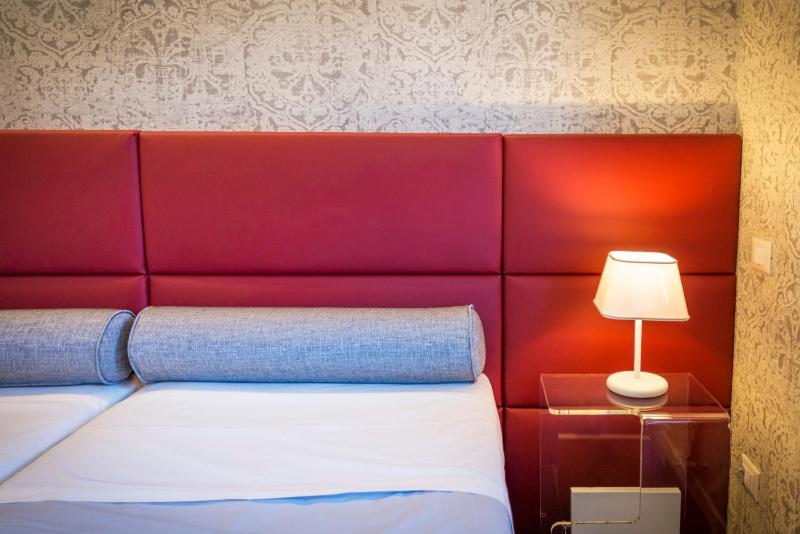 Double or Twin Room with Balcony image 2