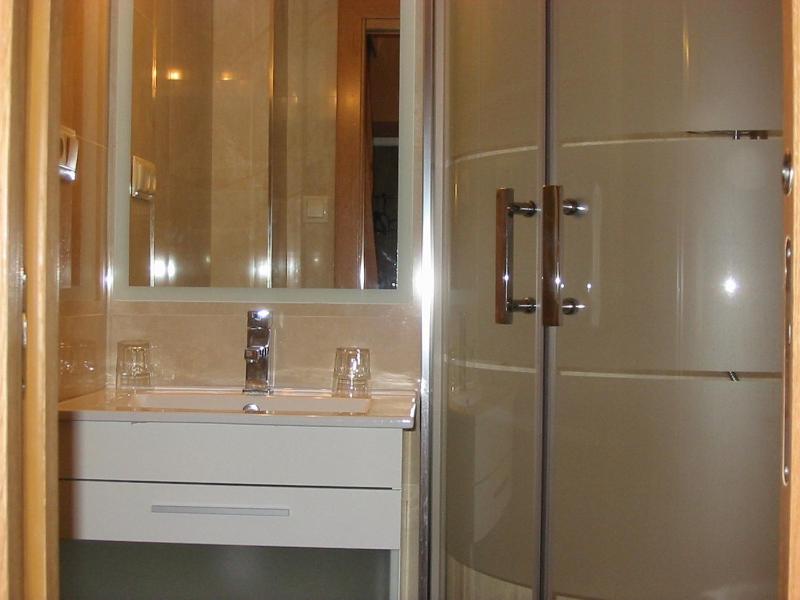 Single Room with Private Bathroom image 1