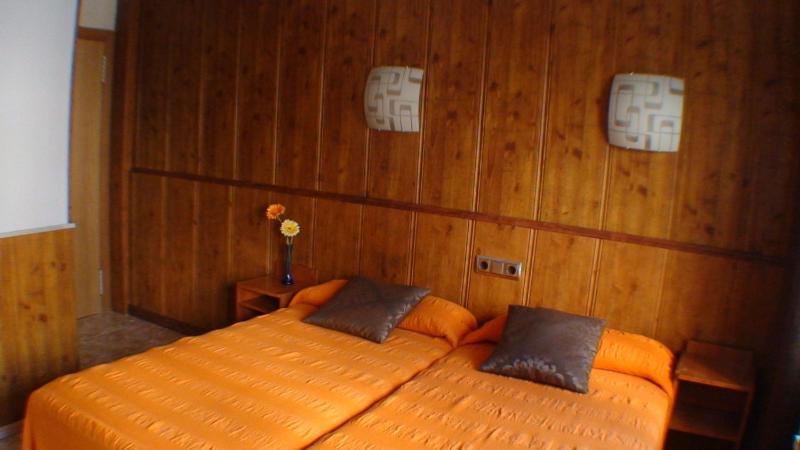 Twin Room image 1