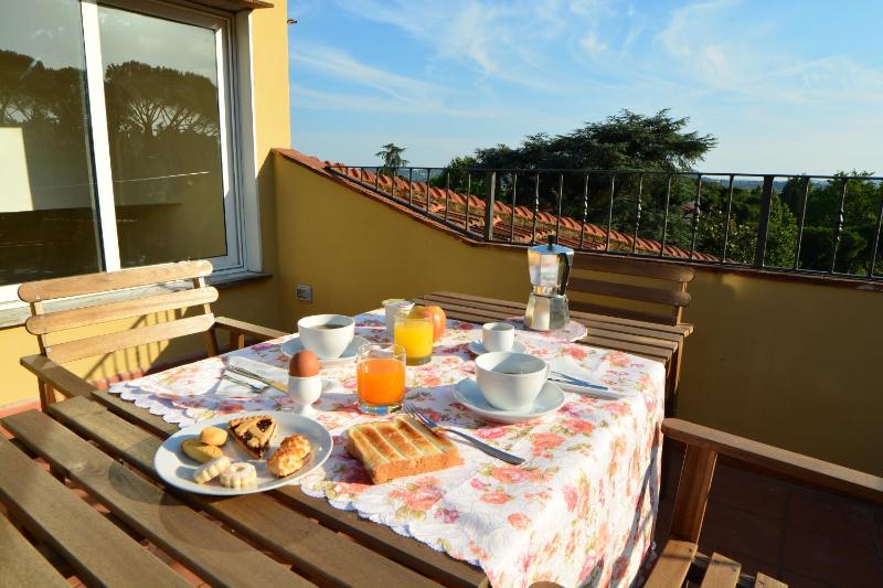 One Bedroom Apartment with Terrace image 3