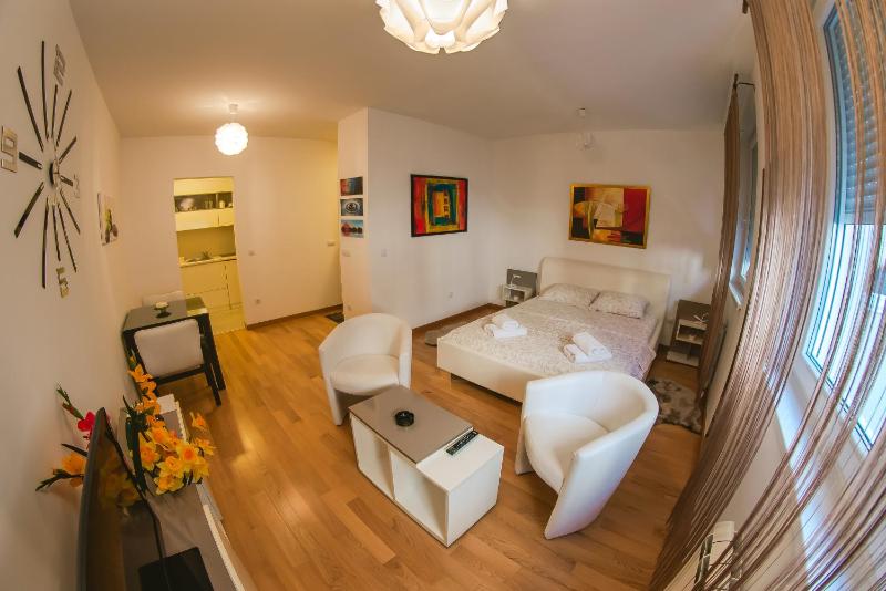 Maja Apartment - image 12