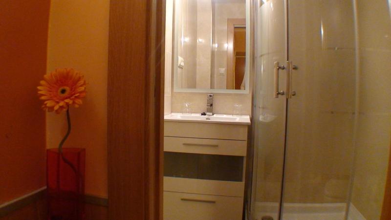 Basic Double Room image 1