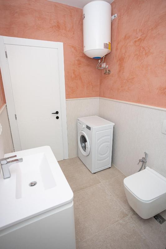 Iunn Apartment - image 3