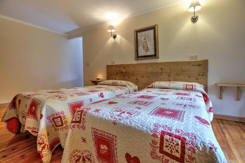 Quadruple Room image 4