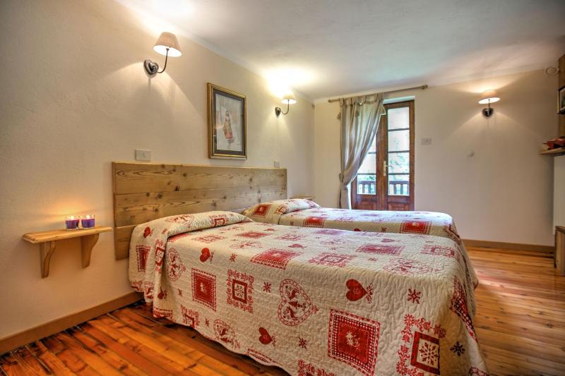 Quadruple Room image 2