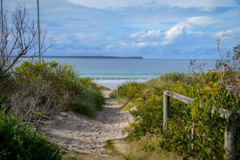 Blue Water Lane Apartment by Book Jervis Bay - image 10