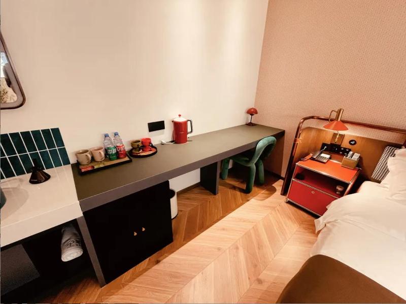 Li'an Designer Hotel Jiefangbei Pedestrian Street Shibati - image 11