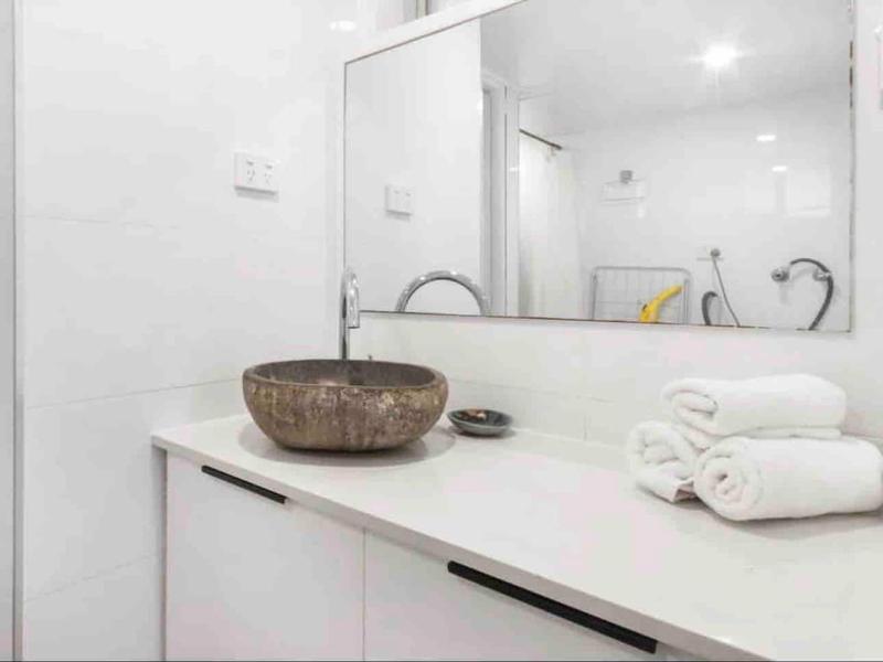 North Burleigh Miami Ocean Escape - image 12