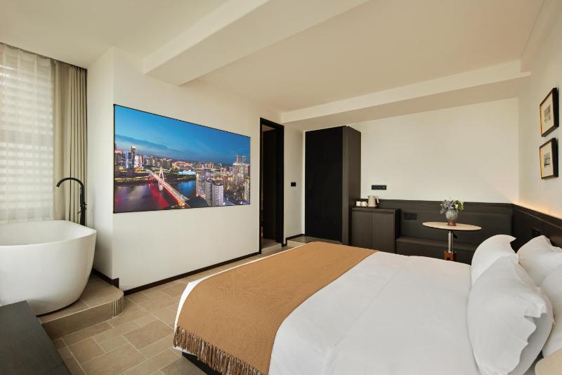 Mi Xi Yue Riverside Hotel Jiefangbei Branch We offer airport and station pick-up servicesPlease make a reservation one day in advance - image 24