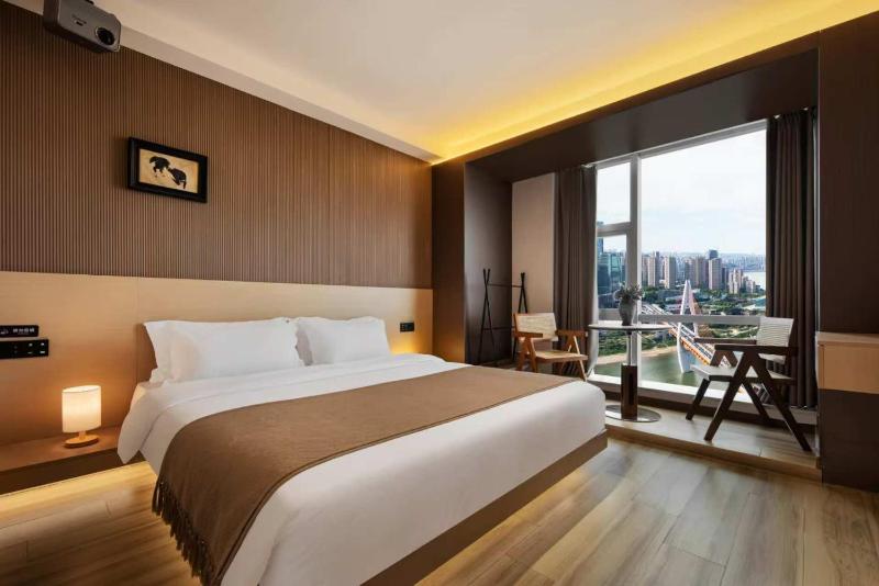 Mi Xi Yue Riverside Hotel Jiefangbei Branch We offer airport and station pick-up servicesPlease make a reservation one day in advance - image 29