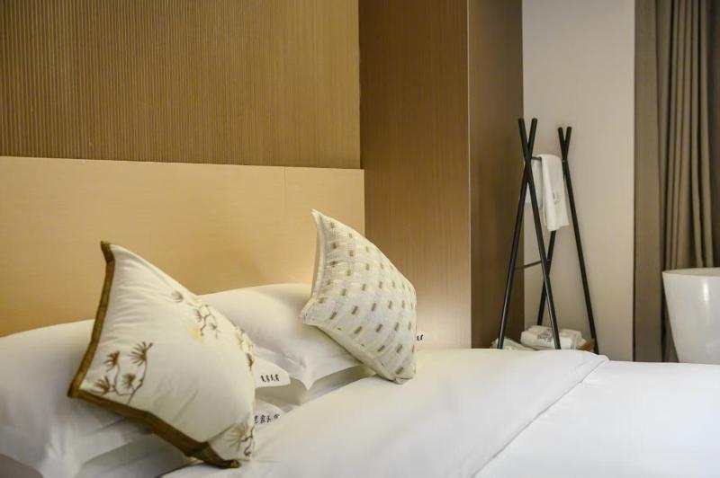 Mi Xi Yue Riverside Hotel Jiefangbei Branch We offer airport and station pick-up servicesPlease make a reservation one day in advance - image 12