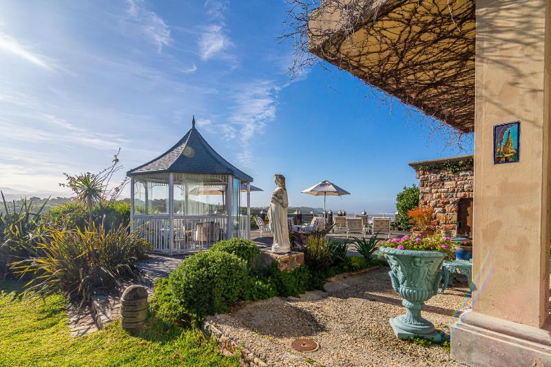 Kennedys Beach Villa - image 2