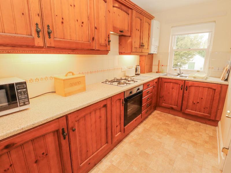 Flat 17 Greta Grove - image 22
