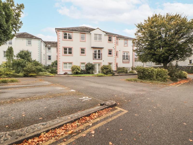 Flat 17 Greta Grove - image 7