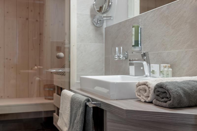 Superior Chalet image 2