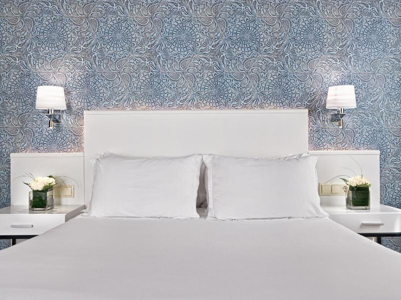 Double or Twin Room image 4