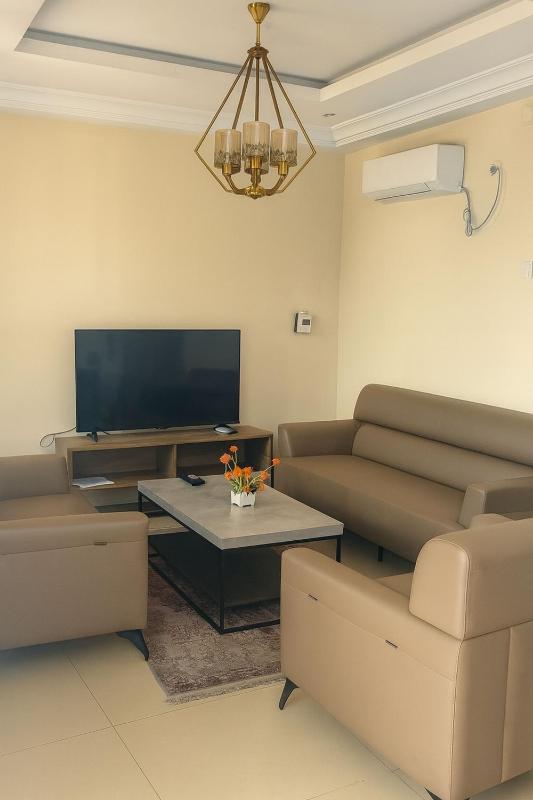 Modern Family Apartment in Kinshasa - image 13