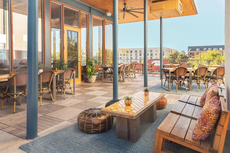 The Cabins at East Austin Hotel - image 2