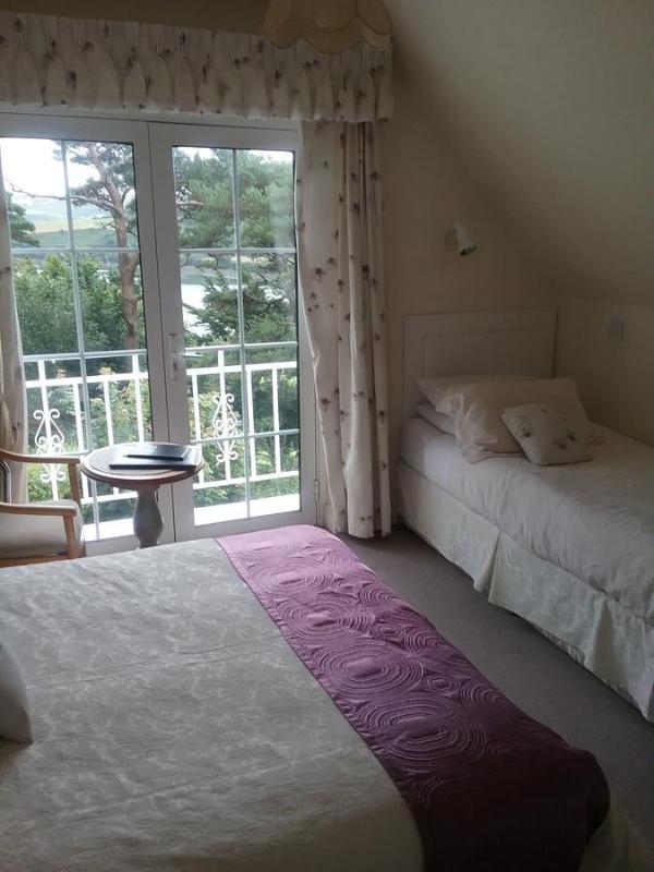 Triple Room with Garden View image 1