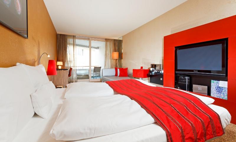 Deluxe Double Room with Lake View image 4