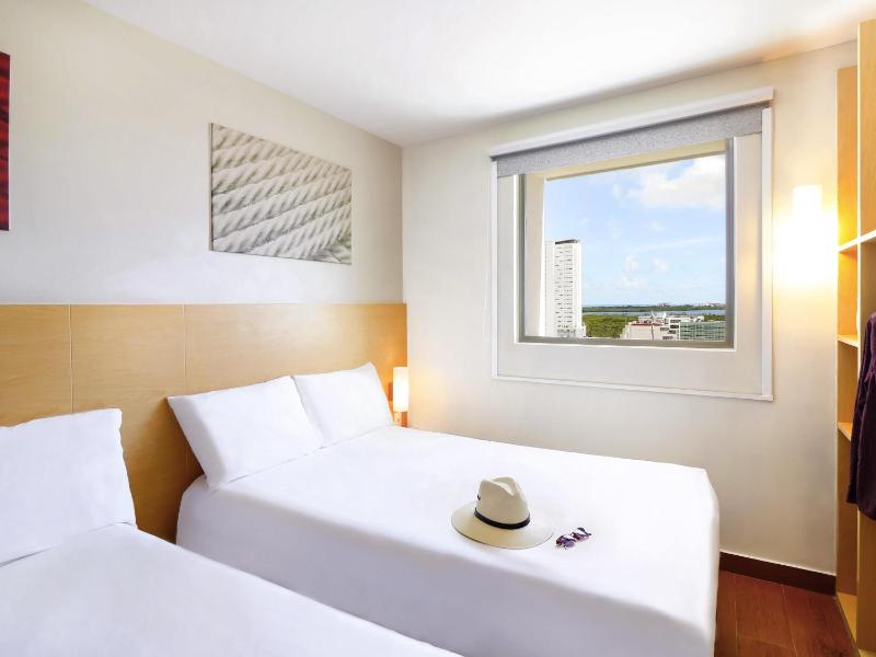 Ibis Cancun Centro Hotel - image 5