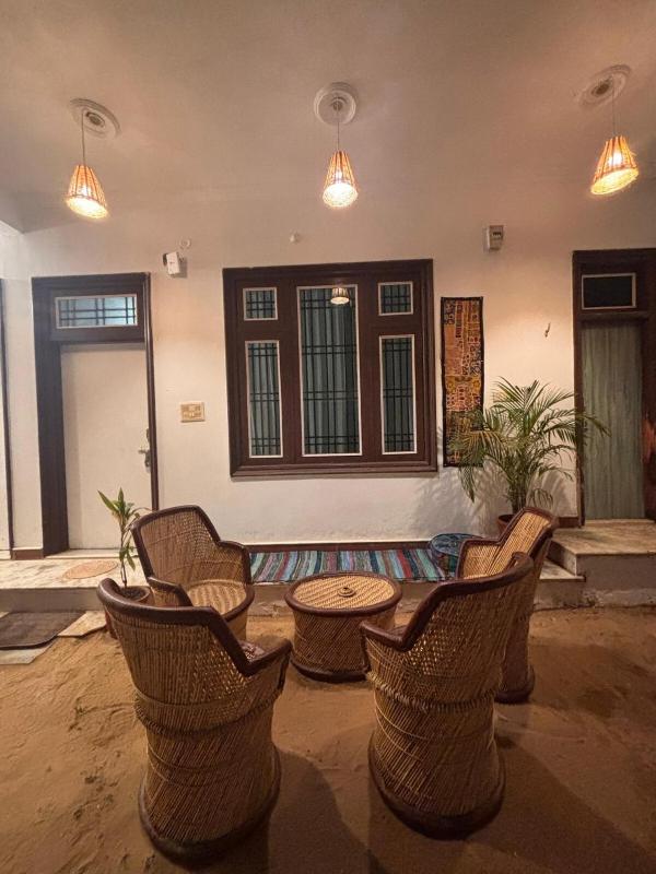 Ekaya- A Peaceful 1 Bedroom Home near Pushkar Lake - image 2