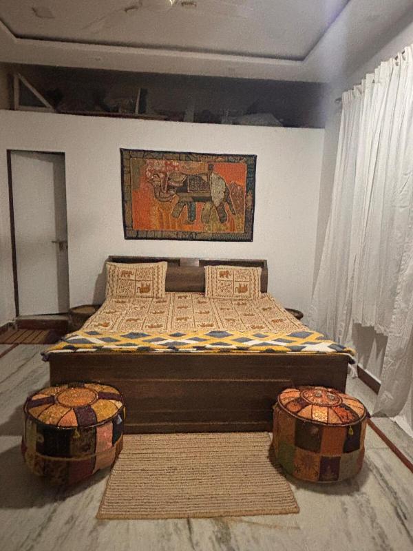 Ekaya- A Peaceful 1 Bedroom Home near Pushkar Lake - image 3