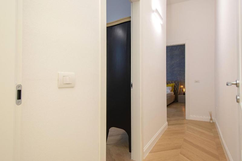 Cavour Stylish House - image 7