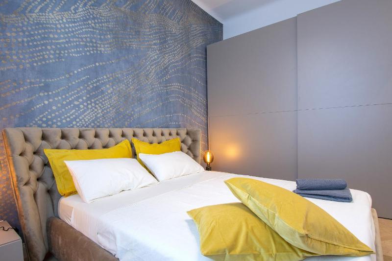 Cavour Stylish House - image 5