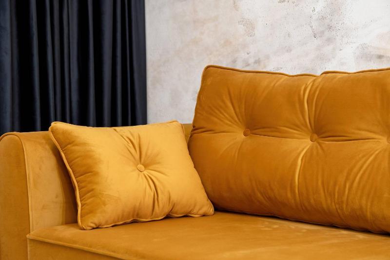 Black and Yellow Apartment in Rzeszów Close to the River with Air Conditioned Living Room by Noclegi Renters - image 11