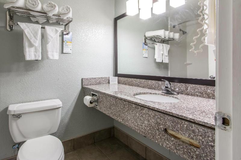 Double Room with Two Double Beds - Non-Smoking image 2