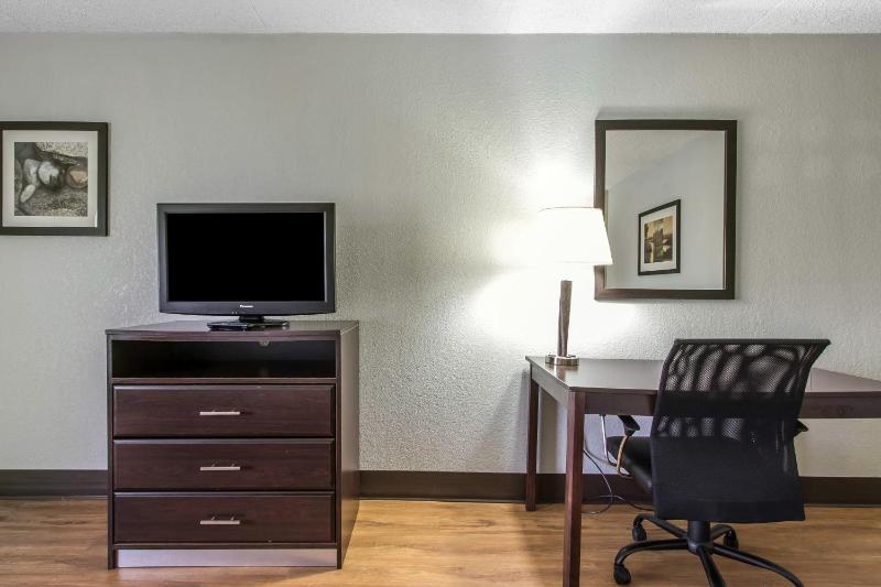 King Room - Non-Smoking image 2