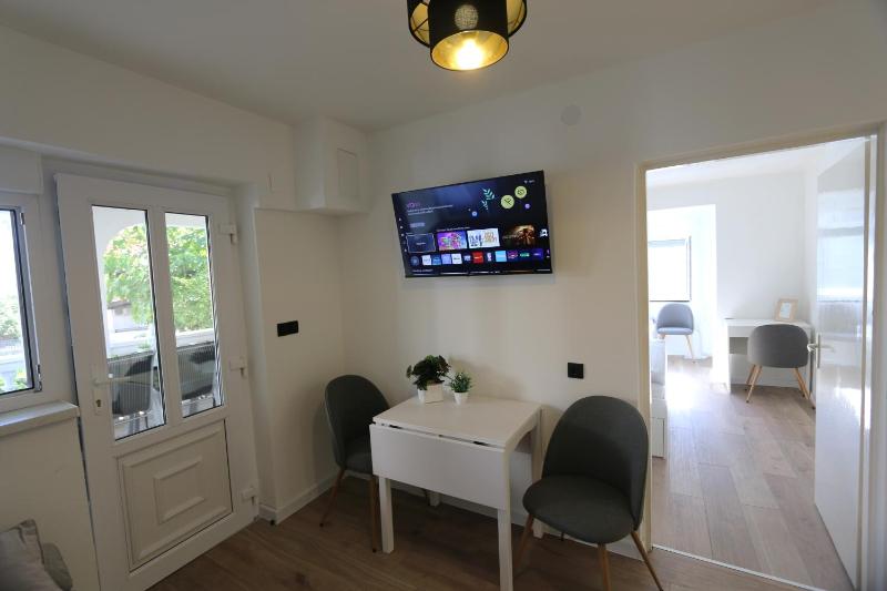 Apartments Nadenic - image 12