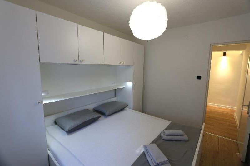 Apartments Nadenic - image 7