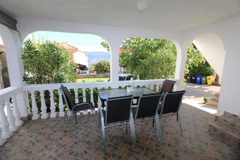 Apartments Nadenic - image 14