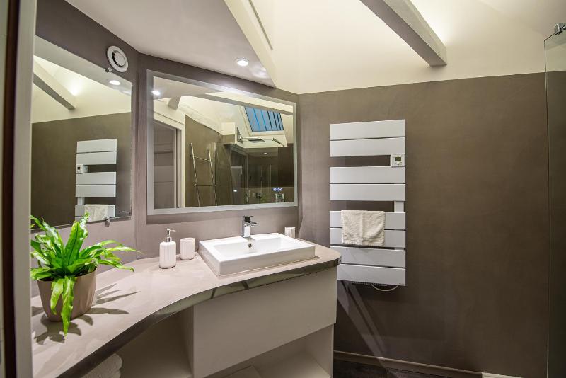 La Maison V.H. appartements d'Hôtes - image 34