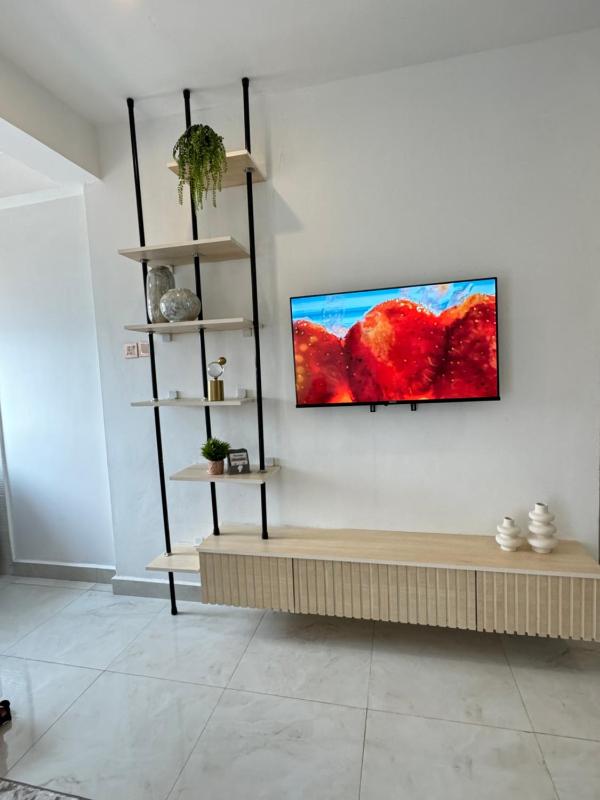 Town view apartment with gym - image 4