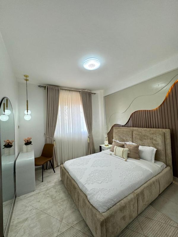 Town view apartment with gym - image 1