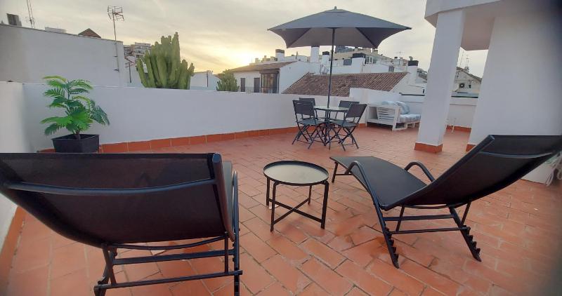 Holidays2Malaga Ancha del Carmen AACC Lift WIFI - image 1