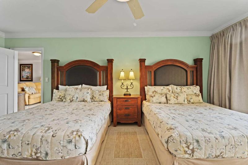 Beachfront - Glamour View 3BR condo - E422 - image 16