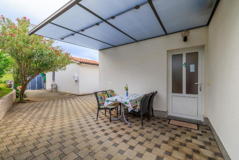 Apartments Stefica - image 9