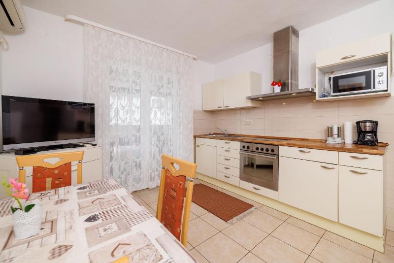 Apartments Stefica - image 32