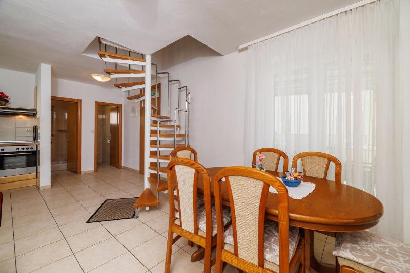 Apartments Stefica - image 6