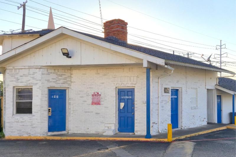 Cole Manor Motel By OYO Love Field Market Center - image 10