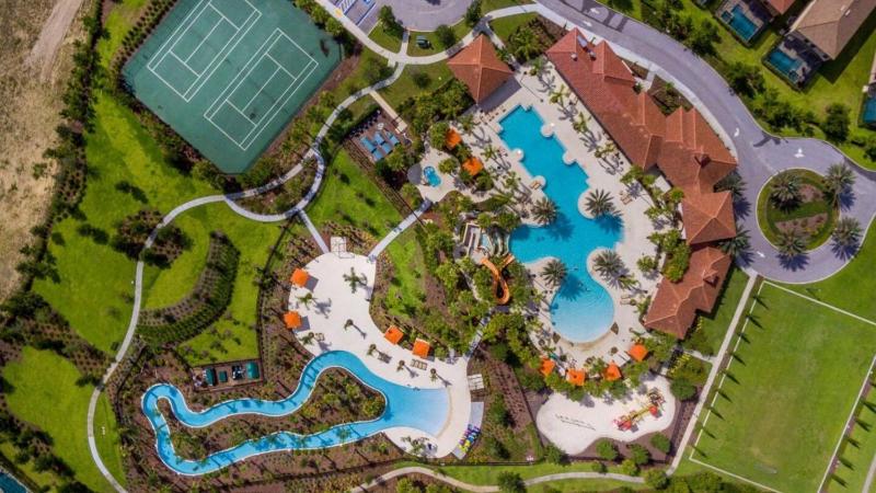 Lovely 4BR Home w Pool & BBQ at Solterra - image 12