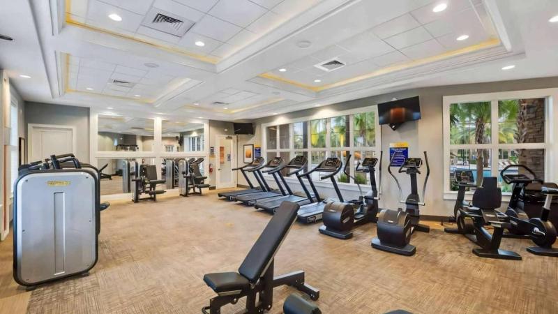Lovely 4BR Home w Pool & BBQ at Solterra - image 25