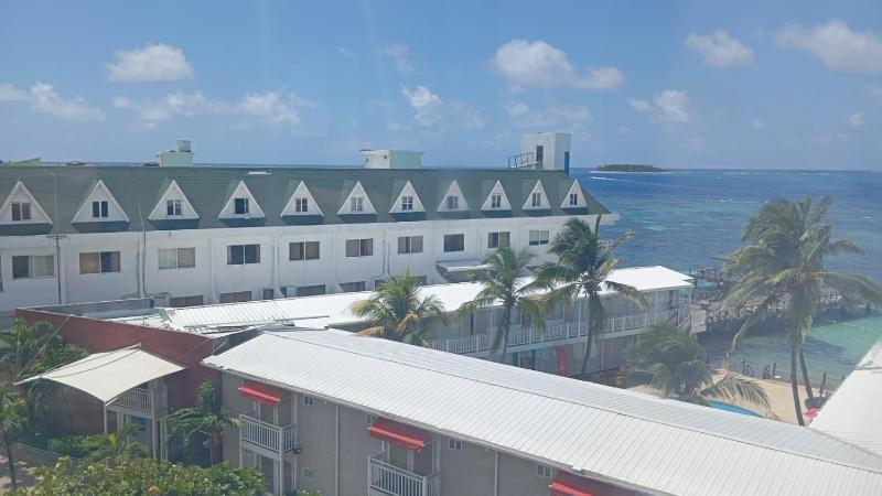 Apartamentos Commodore Bay Club - image 9