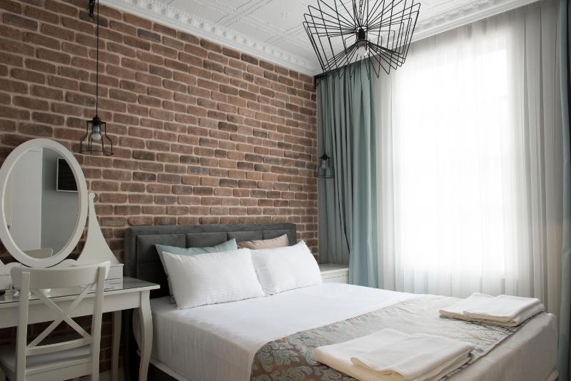 Standard Double Room image 2